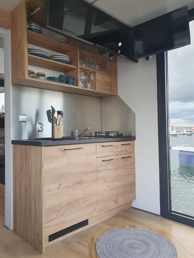 Mobiles Hausboot El'Milia Hotel Braunsbedra Luaran gambar